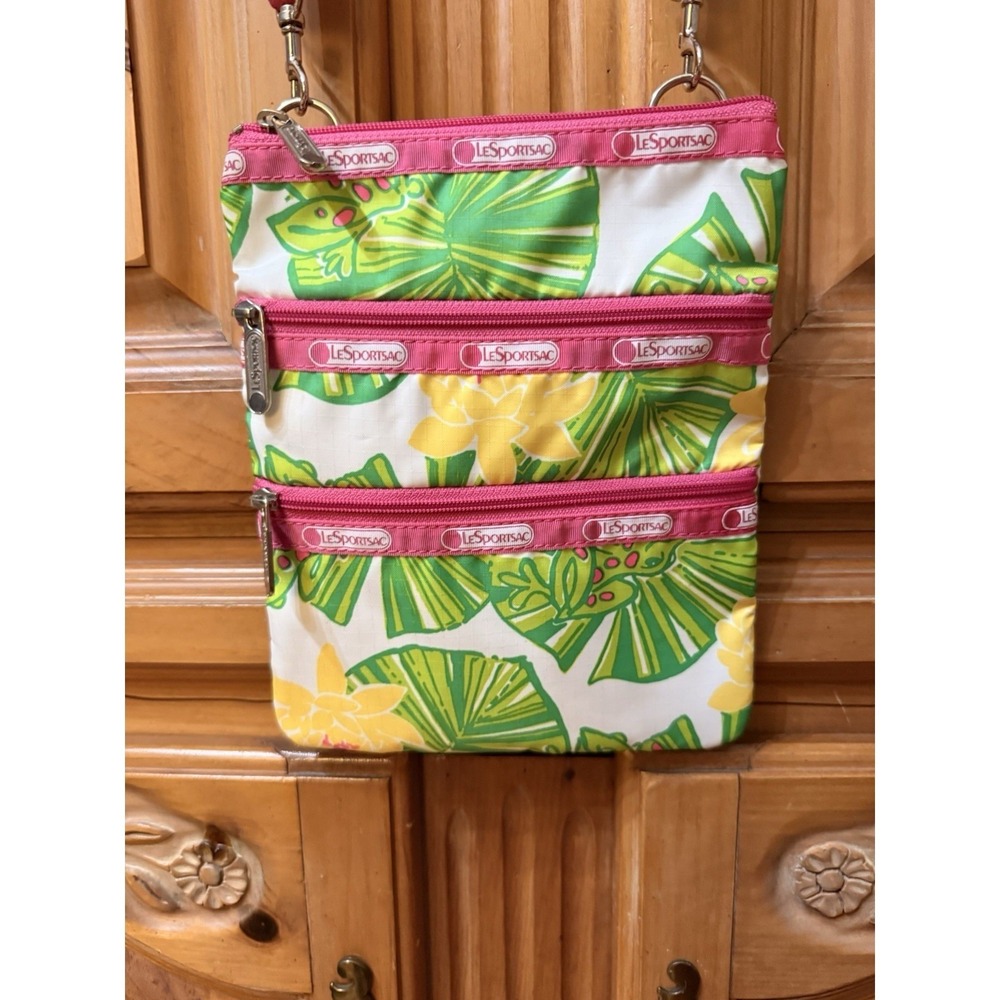 Le Sportsac Lilly Pulitzer Frog Bag‎ Cross Body Nylon Pink Green Floral Lilypad